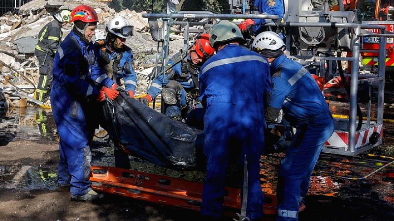 Τουλάχιστον 18 νεκροί από τις ρωσικές πυραυλικές επιθέσεις στο Κίεβο