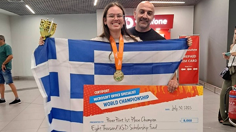 Θερμή υποδοχή για την πρωταθλήτρια του διαγωνισμού Microsoft στο αεροδρόμιο Μακεδονία
