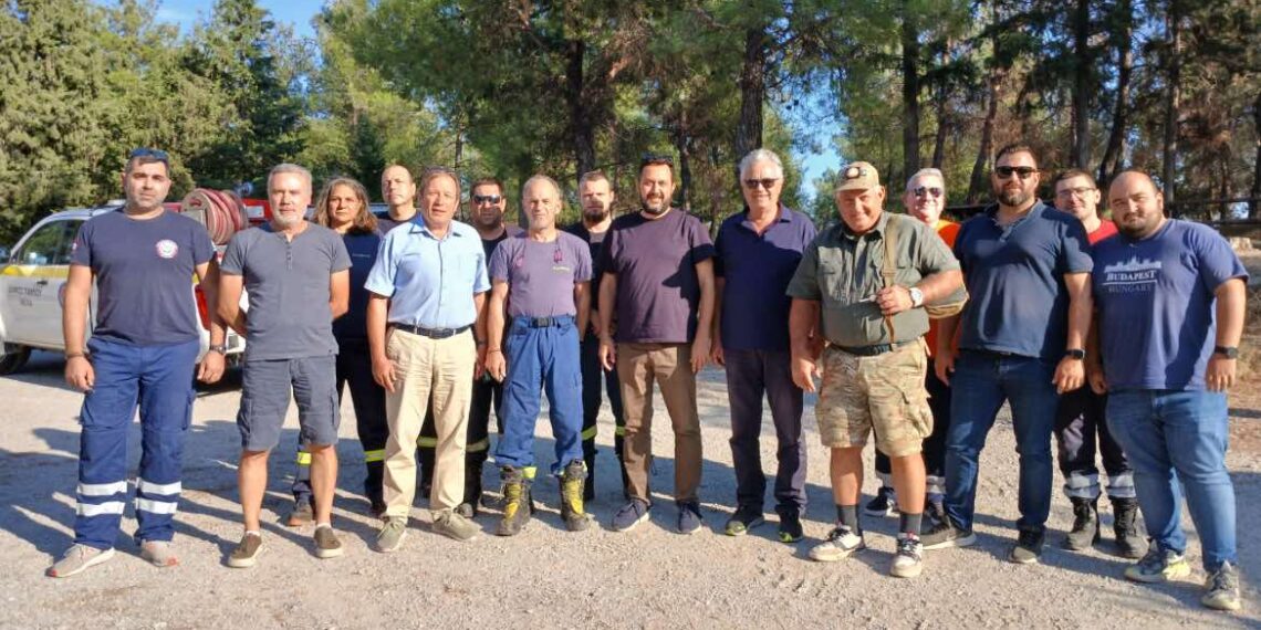 Θεσσαλονίκη: Κλιμάκιο του ΠΑΣΟΚ  συναντήθηκε με εθελοντικές ομάδες Πολιτικής Προστασίας