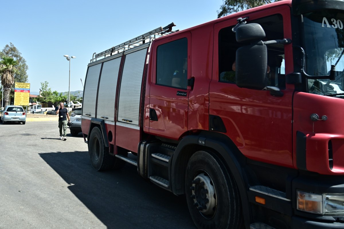 Πυρκαγιά μικρής κλίμακας στην Πεντέλη