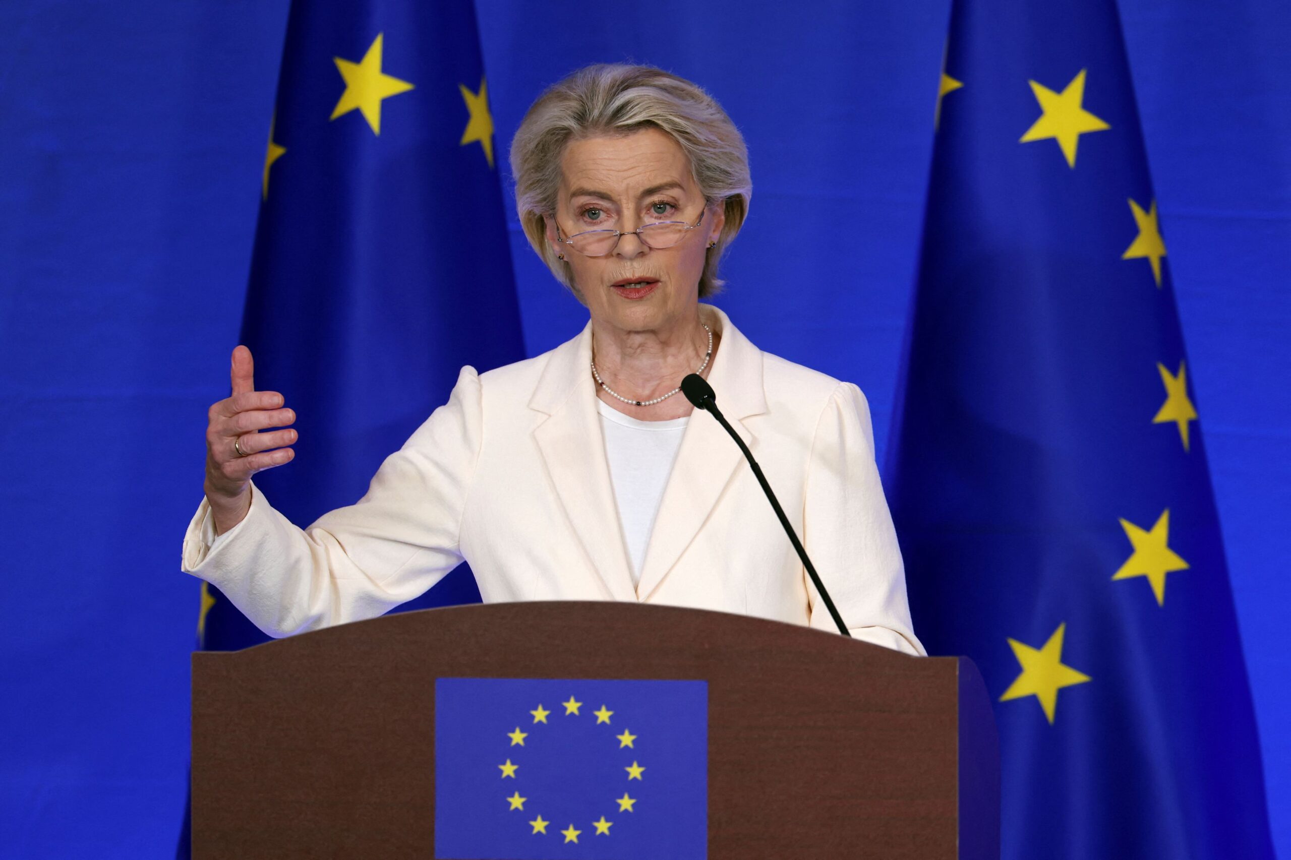 Pfizergate: Νέες αποκαλύψεις για τα μηνύματα Φον ντερ Λάιεν και Μπουρλά από την Κομισιόν