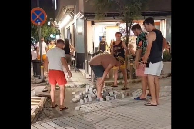 Κρήτη: Τουρίστες ενισχύουν την αναμόρφωση του οικισμού Μαλίων