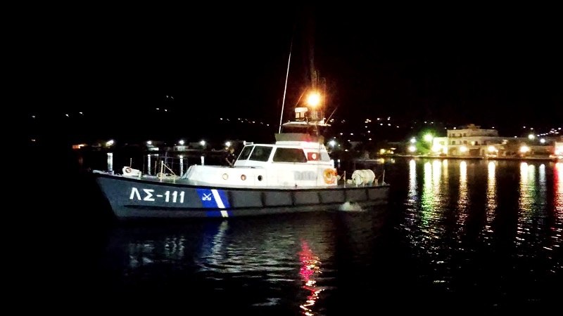 Σε πλήρη εξέλιξη οι έρευνες για τον εντοπισμό κολυμβητή στη Ραφήνα με τη συνδρομή ελικοπτέρου Super Puma