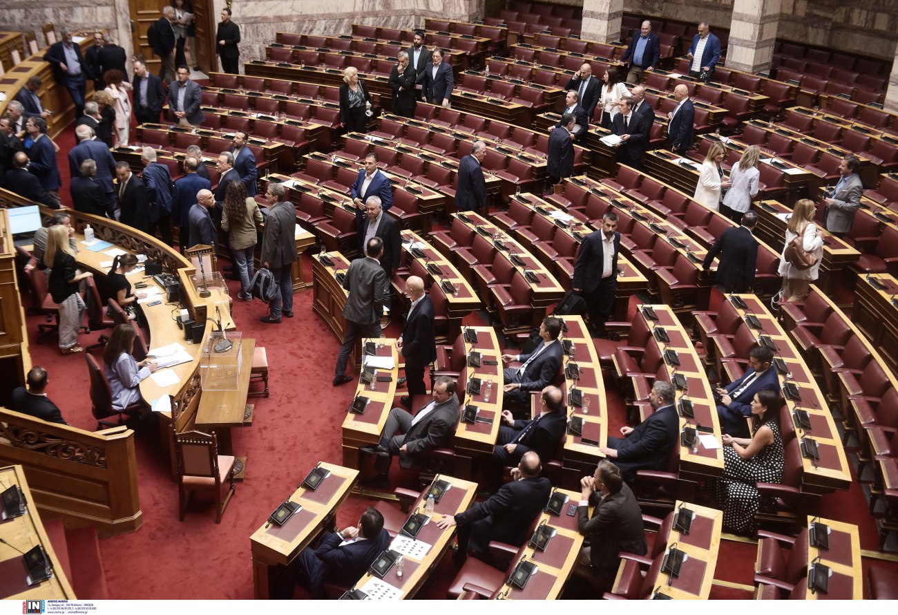 ΟΠΕΚΕΠΕ: Πολιτική αντιπαράθεση για τις κυβερνητικές τακτικές που υποβαθμίζουν τη κοινοβουλευτική διαδικασία