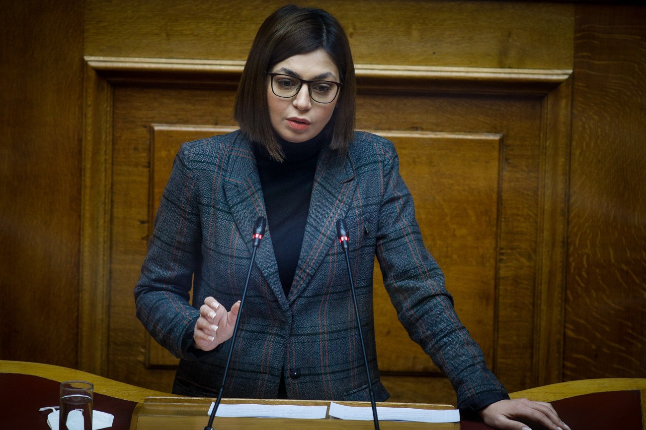 Η ΝΔ ζητά τη διαγραφή της Απατζίδη από το ΠΑΣΟΚ για τις δηλώσεις της σχετικά με το τουρκολιβυκό μνημόνιο