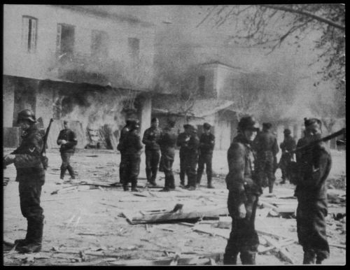 Η ποίηση και η ιστορία της βίας: η νέα συλλογή του Γιώργου Πρεβεδουράκη για το Δίστομο