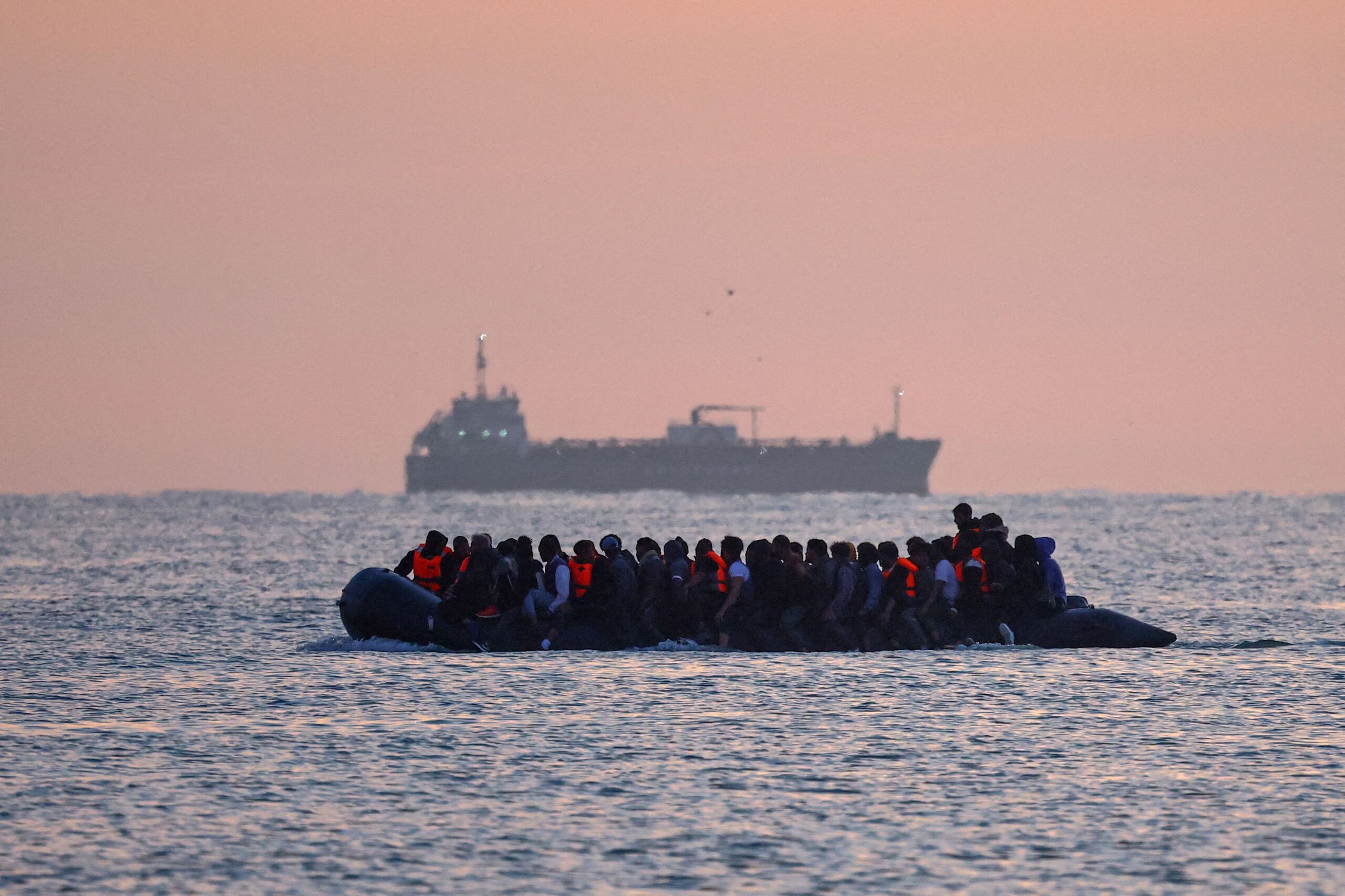 Η νέα διμερή συμφωνία μεταξύ Βρετανίας και Γαλλίας στοχεύει στην επιστροφή μεταναστών
