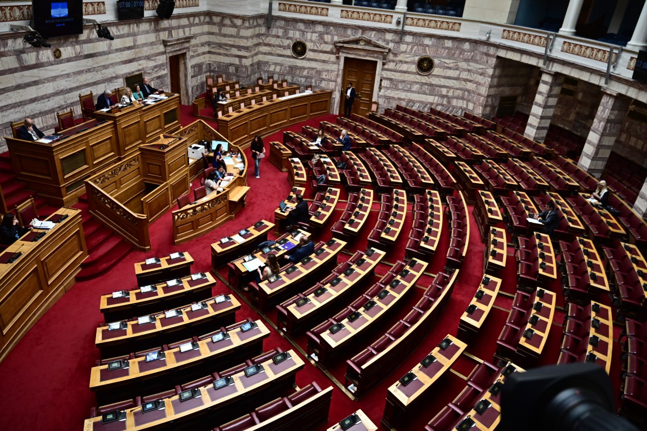 Κατατέθηκε στη Βουλή το νομοσχέδιο για την αναμόρφωση του μεταναστευτικού πλαισίου