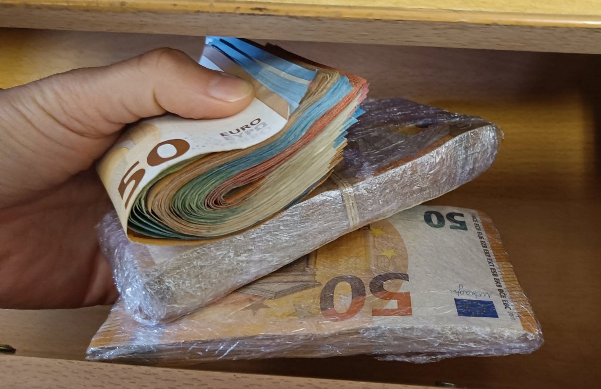 Απόπειρα δωροδοκίας αστυνομικών της ΔΙΑΣ με 15.000 ευρώ από πωλητή ναρκωτικών