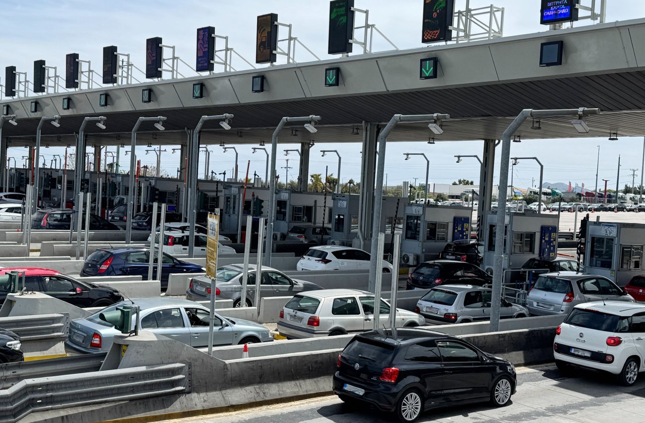 Αυξημένη κίνηση στις οδούς και τα λιμάνια ενόψει της κορύφωσης της εξόδου των εκδρομέων του Αυγούστου