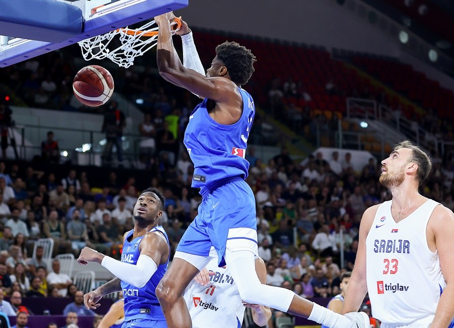 Ελλάδα – Σερβία 66-76: Ανταγωνιστική εμφάνιση της Εθνικής χωρίς τον Γιάννη