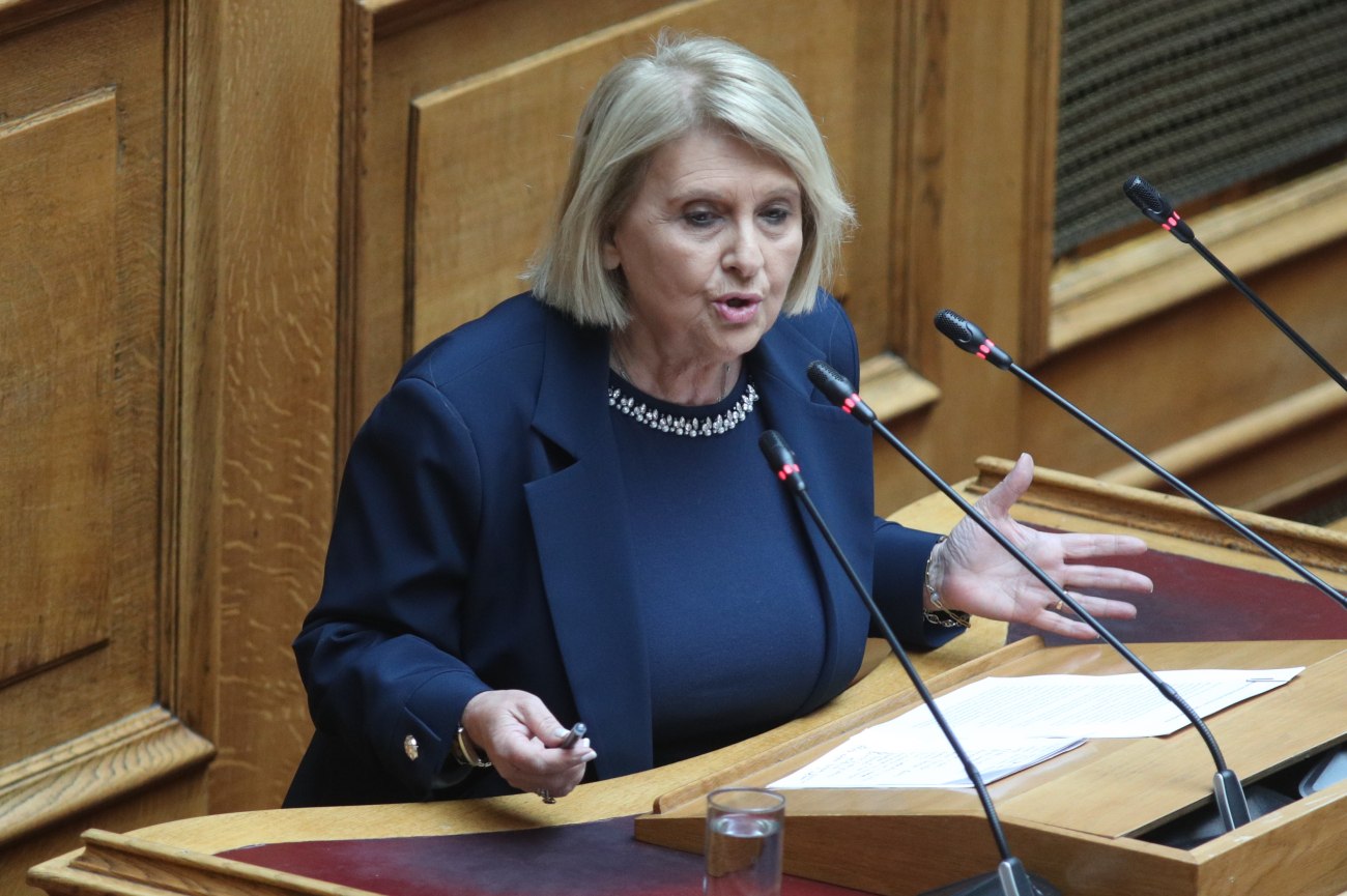 Ζαχαριάδης: Είναι ικανός ο Μητσοτάκης να αναλάβει δράση και να περιορίσει τις δηλώσεις της Βούλτεψη;