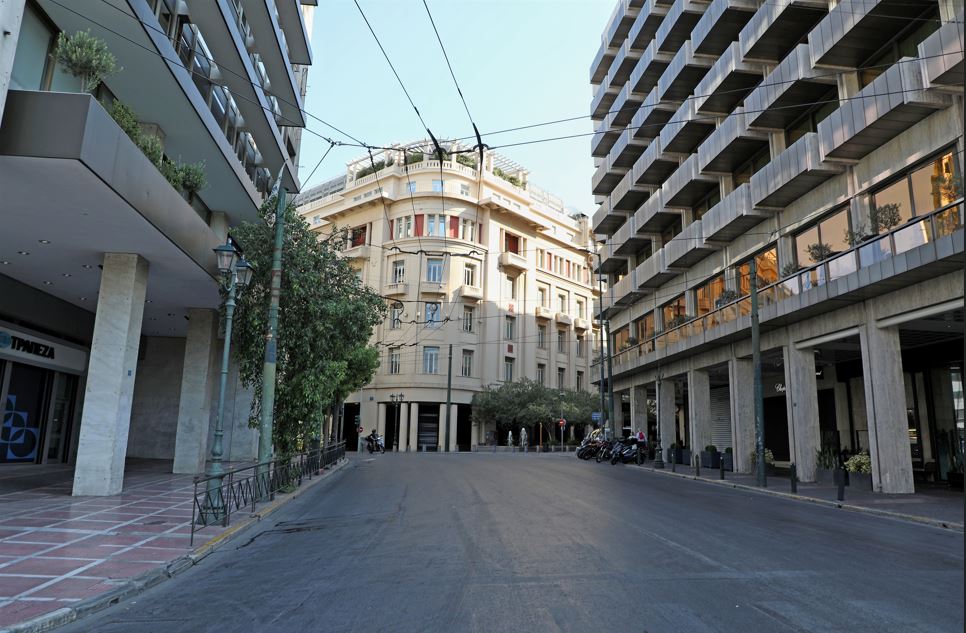 Δεκαπενταύγουστος: Έρημο το κέντρο της Αθήνας – Δείτε φωτογραφίες