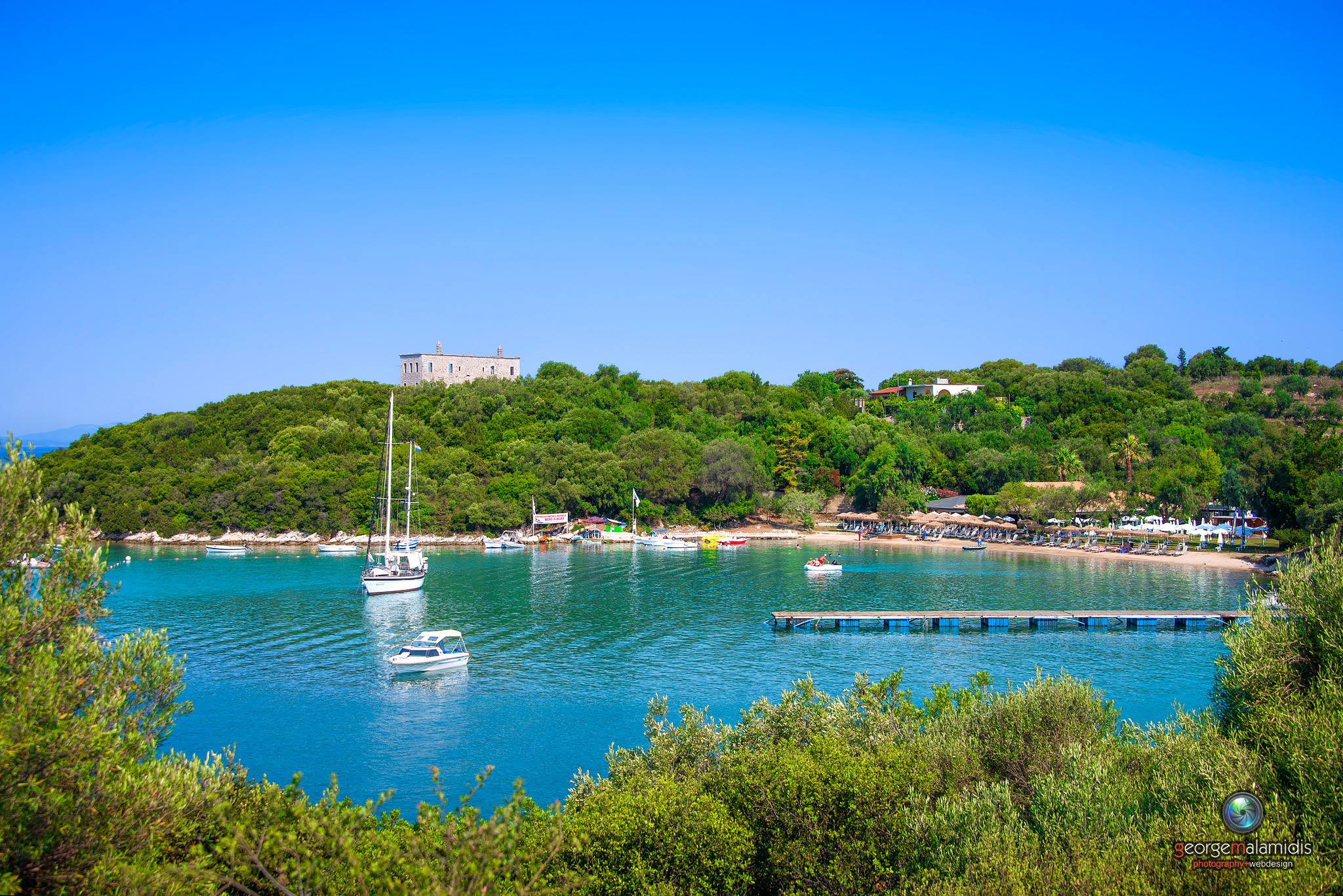 Βλάβη σε ιστιοφόρο με σημαία Γαλλίας στα Σύβοτα: Συναγερμός για 4 τουρίστες
