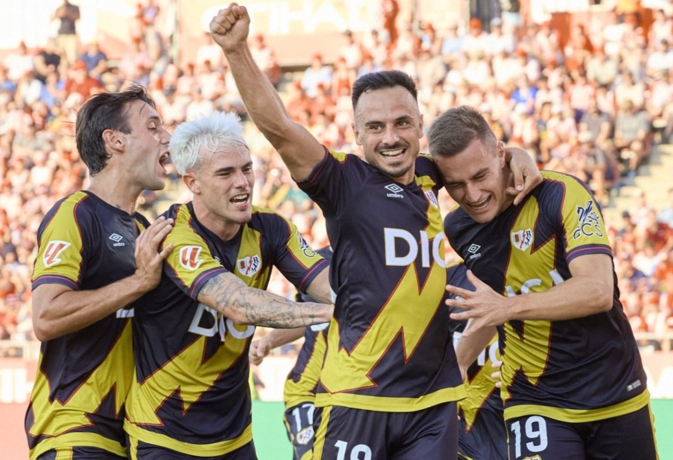 Η Βαγιεκάνο κερδίζει 3-1 τη Χιρόνα: Καταστροφικά λάθη από τον Γκαζανίγκα