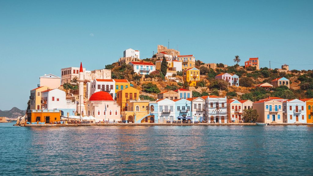 Τα ελληνικά νησιά που διαπρέπουν στον τουρισμό το 2025