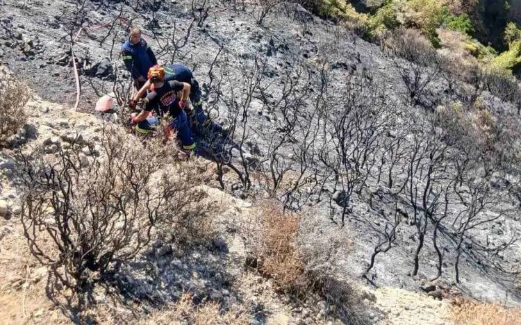 Πάτρα: Σοβαρός τραυματισμός πυροσβέστη σε ατύχημα κατά την κατάσβεση