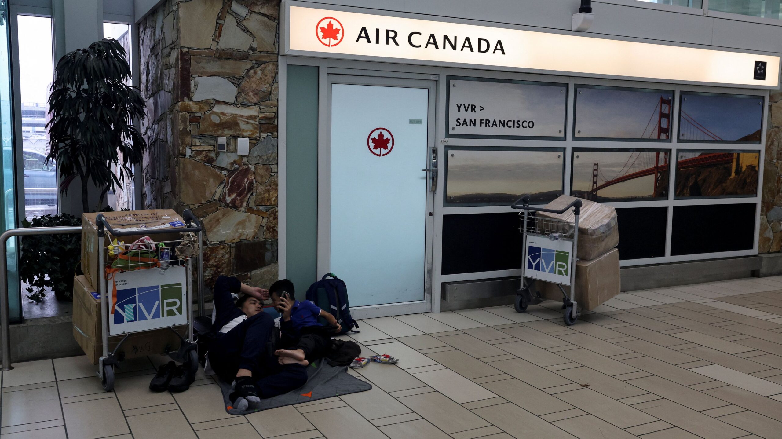 Καθυστέρηση εκατοντάδων πτήσεων της Air Canada λόγω απεργίας αεροσυνοδών