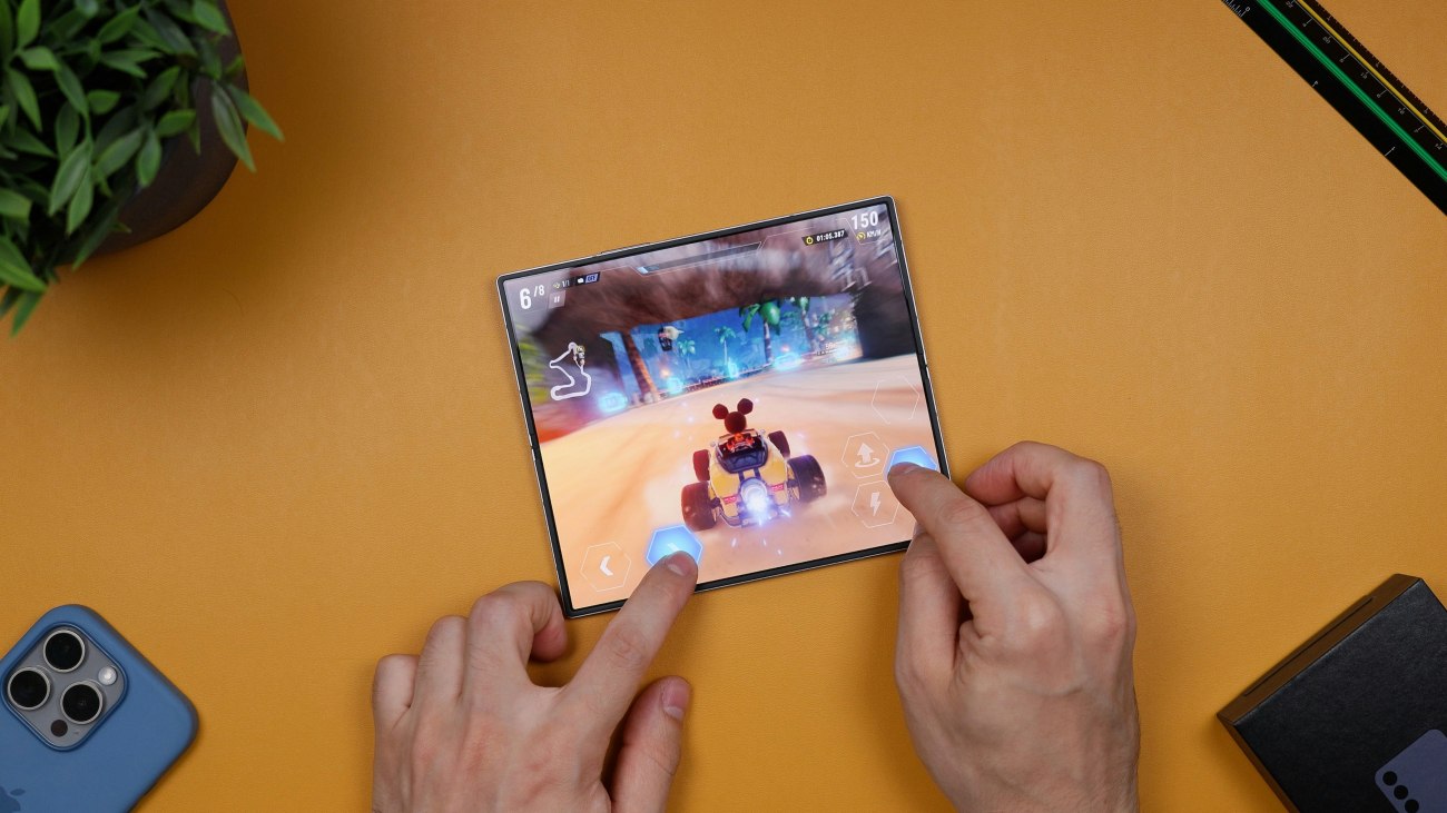 Η Samsung αποκτά μερίδιο αγοράς από την Apple με τα αναδιπλούμενα κινητά