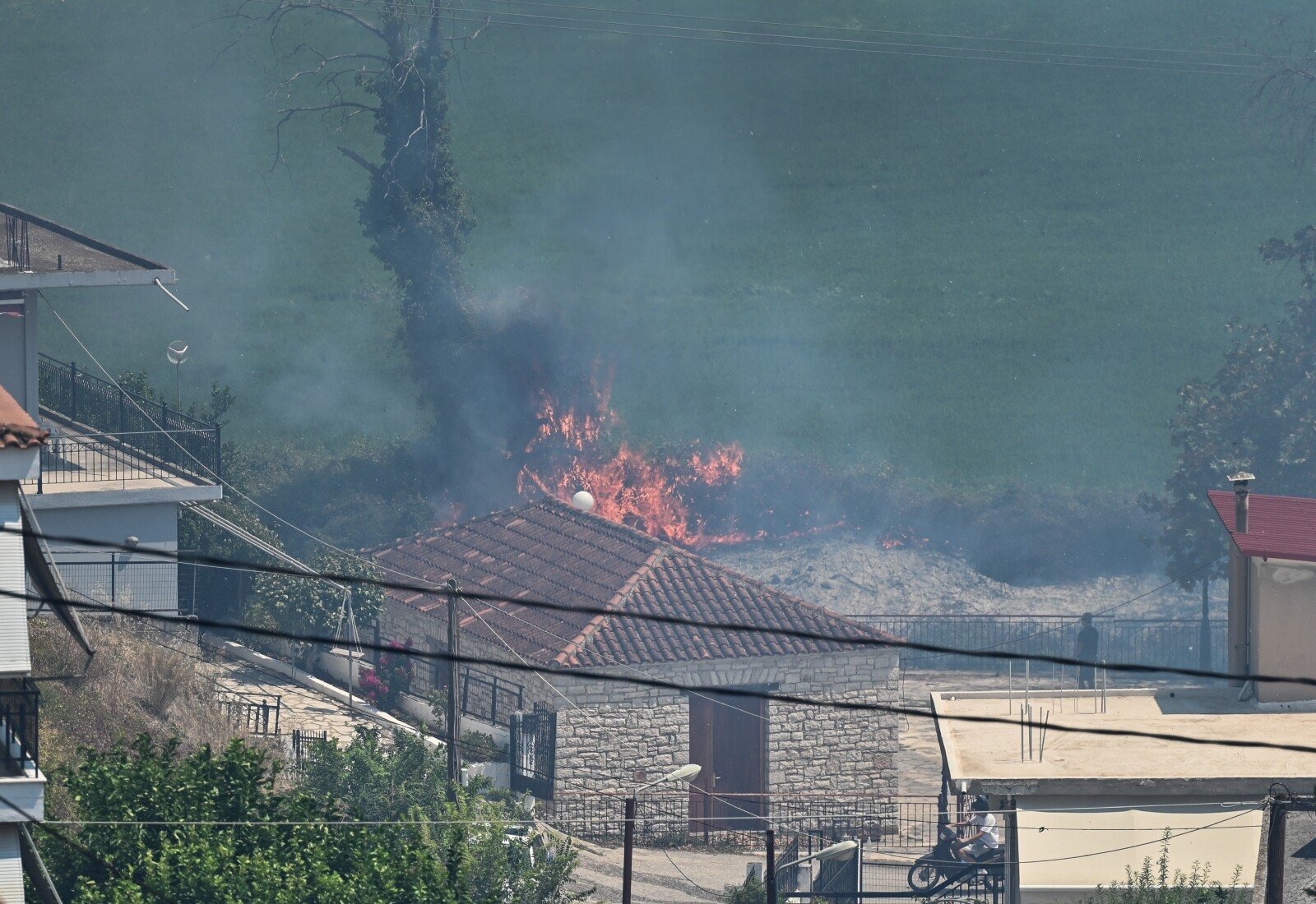 Σε εξέλιξη η ψηφιακή καταγραφή ζημιών από τη φωτιά στην Πρέβεζα – 12 σπίτια σε κατάσταση έκτακτης ανάγκης