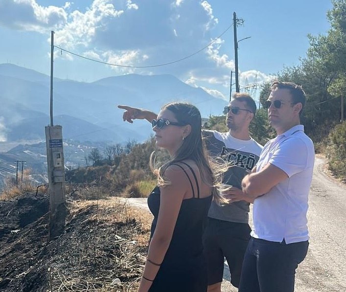 Κασσελάκης για τους εποχικούς πυροσβέστες: Η κυβέρνηση Μητσοτάκη αδιαφορεί για τους καθημερινούς ήρωες