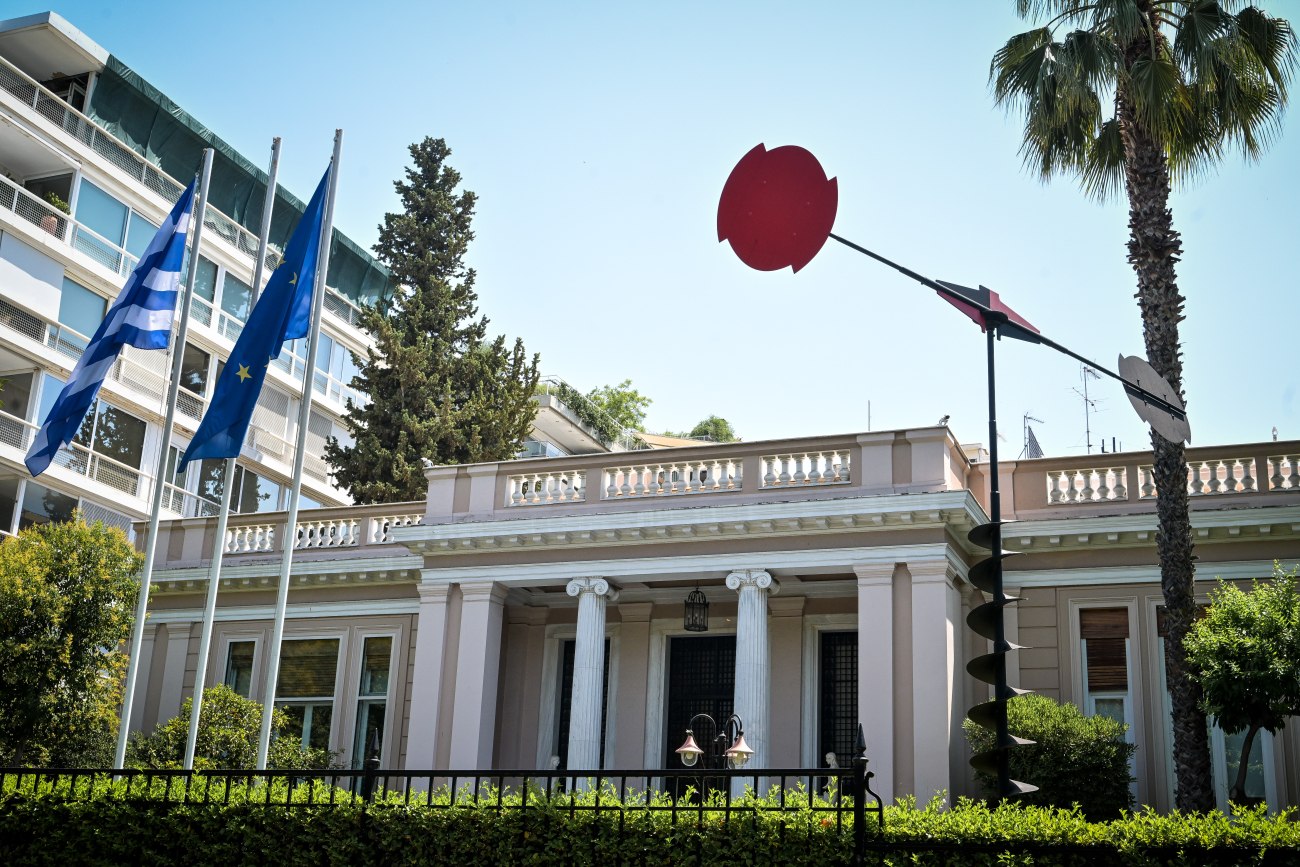 Σφοδρή κριτική της αντιπολίτευσης κατά της κυβέρνησης: Είναι αναξιόπιστη και σε αποδρομή