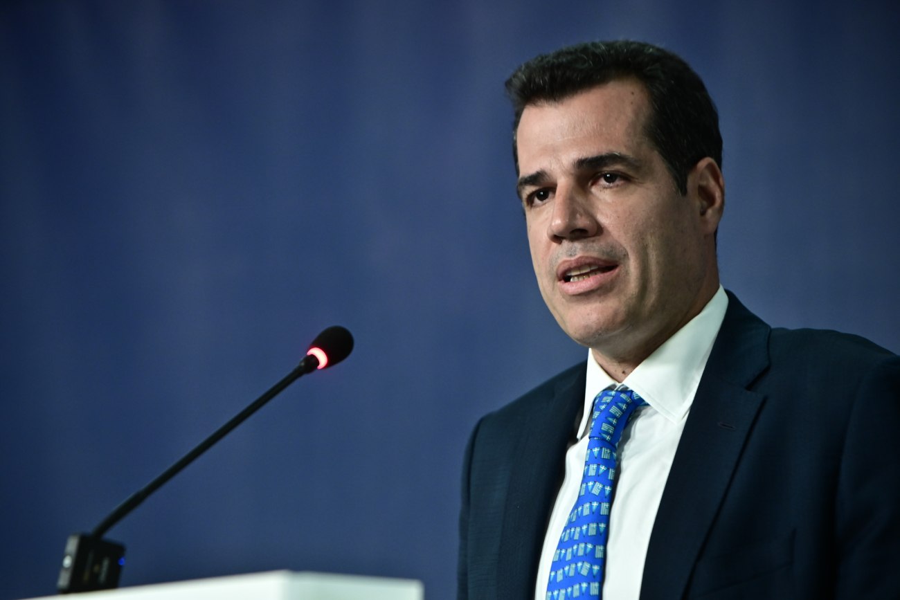 Σφοδρή κριτική από τη Νέα Αριστερά κατά του Θ. Πλεύρη για τις πολιτικές του στο μεταναστευτικό
