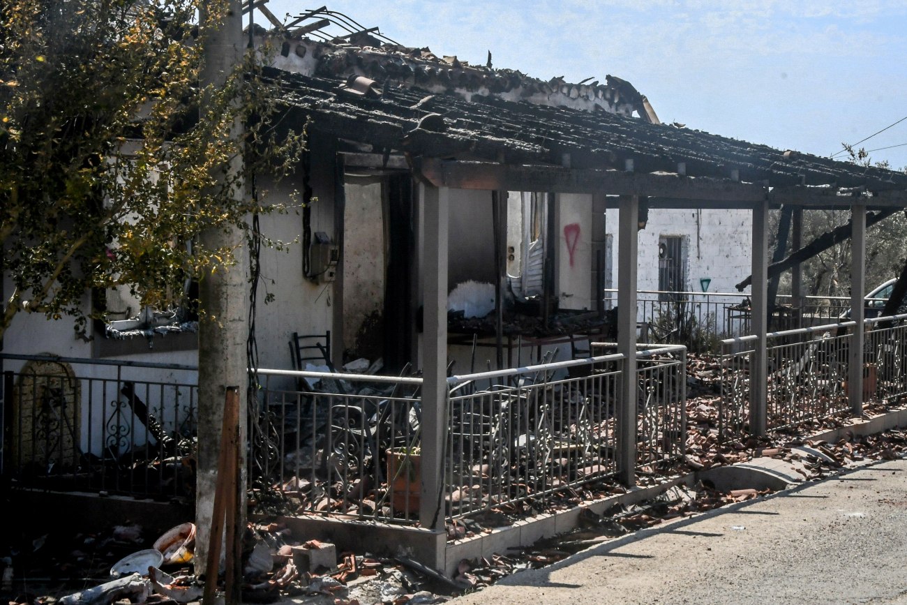 Φωτιές: Καταστροφές σε σπίτια και επιχειρήσεις σε Αχαΐα, Ζάκυνθο, Πρέβεζα και Άρτα