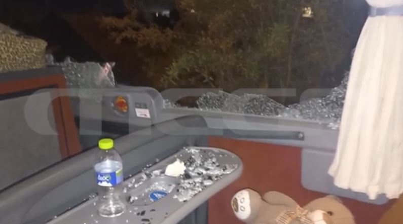 Θεσσαλονίκη: Επίθεση με πέτρες σε τουριστικό λεωφορείο, τρεις τραυματίες