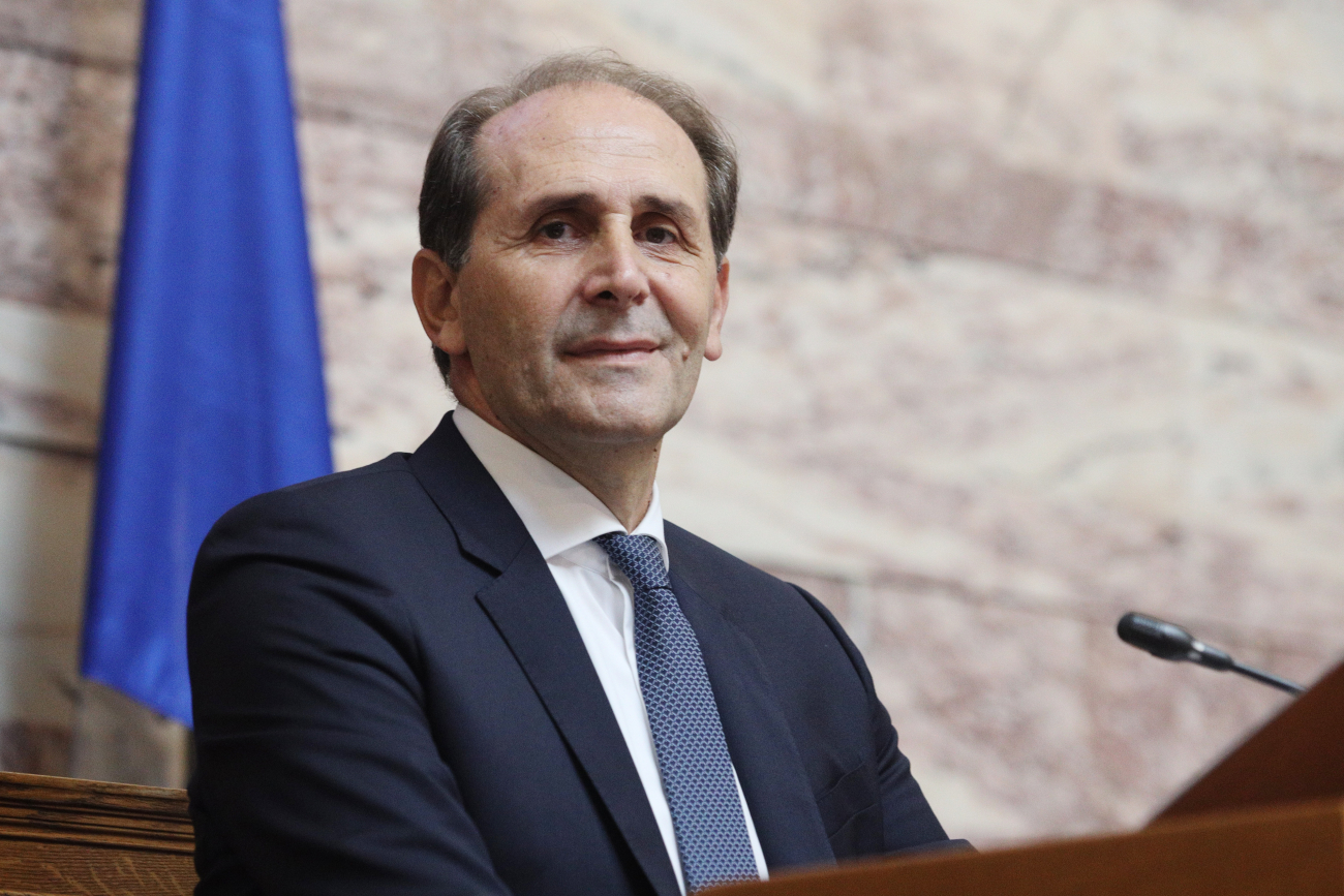 Ο πολιτικός κόσμος αποχαιρετά τον Απόστολο Βεσυρόπουλο με συγκίνηση