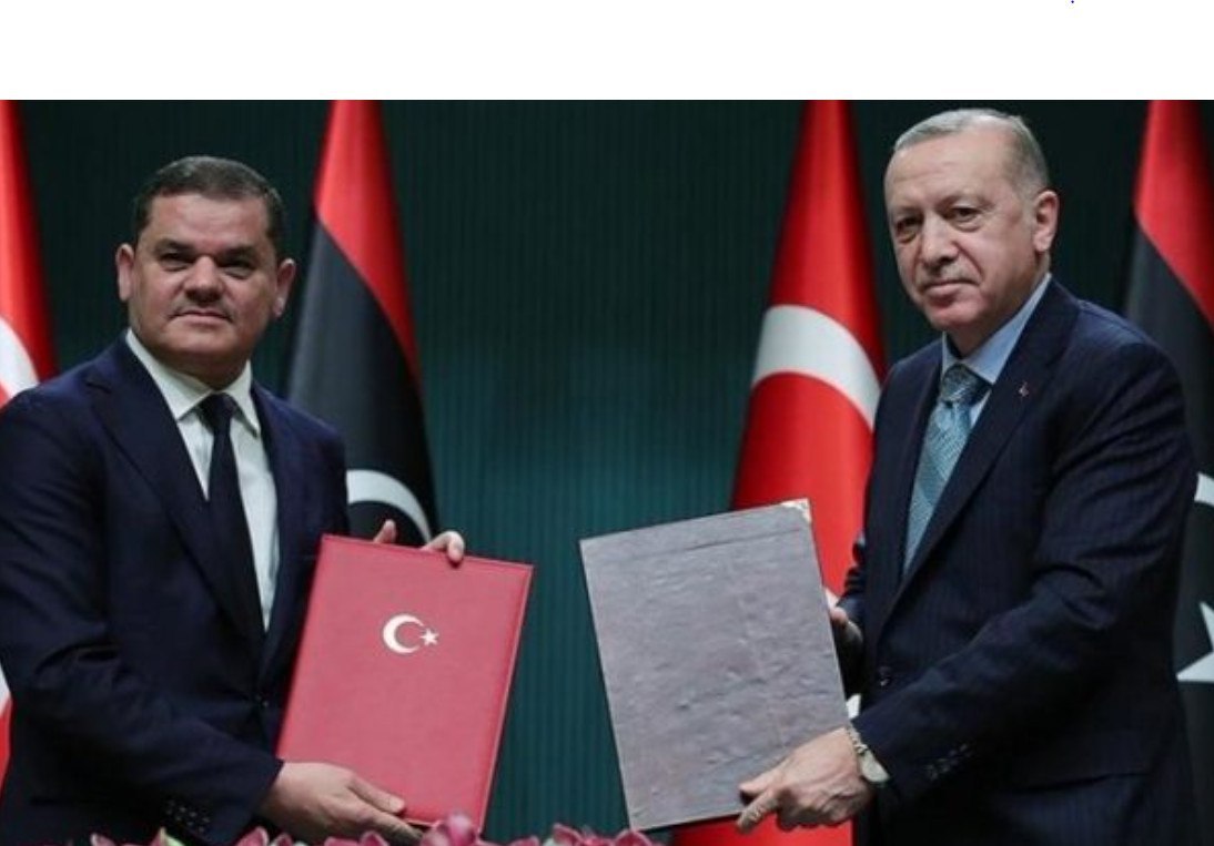 Bloomberg: Η Τουρκία προγραμματίζει συμφωνία με τη Λιβύη για εξερεύνηση φυσικού αερίου, στηριζόμενη σε παλιό μνημόνιο του 2019