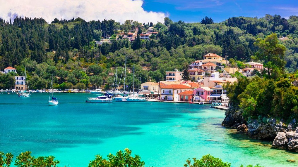 Αυξημένη η ζήτηση για ακίνητα στα ελληνικά νησιά – Πού παρατηρούνται οι μεγαλύτερες αυξήσεις