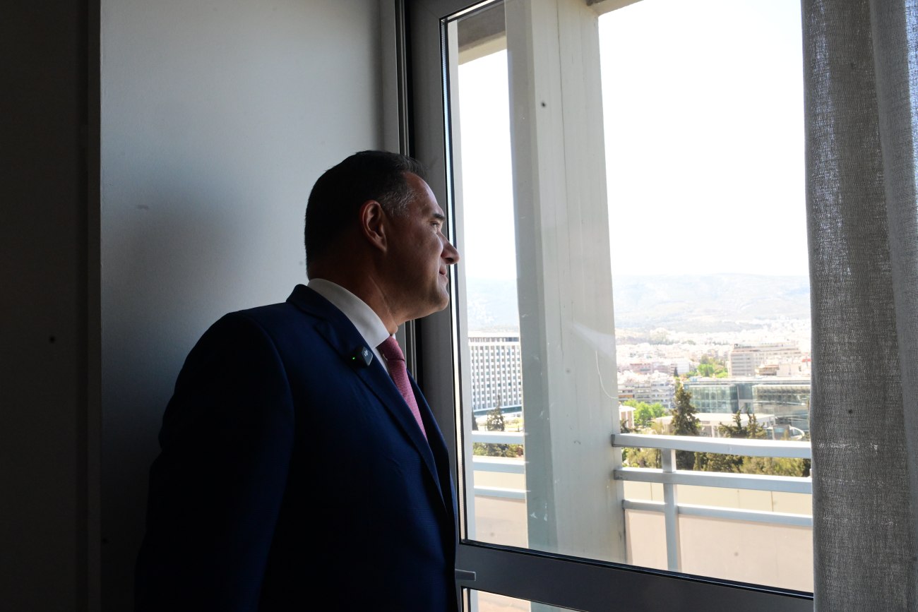 ΕΣΥ: Σφοδρή πολιτική αντιπαράθεση για την κατάσταση στα δημόσια νοσοκομεία