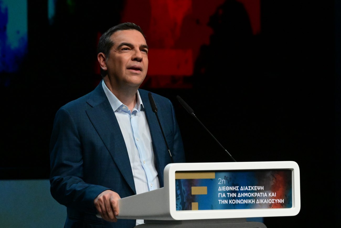 Ο Τσίπρας προετοιμάζεται για την επανείσοδό του στην πολιτική σκηνή