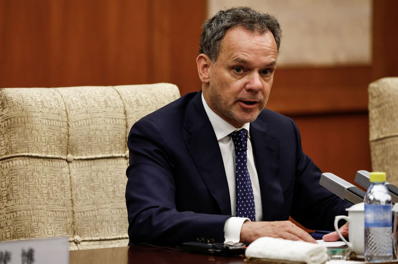 Παραιτήθηκε ο Κασπάρ Φέλντκαμπ, Υπουργός Εξωτερικών της Ολλανδίας, λόγω αδυναμίας επιβολής κυρώσεων στο Ισραήλ