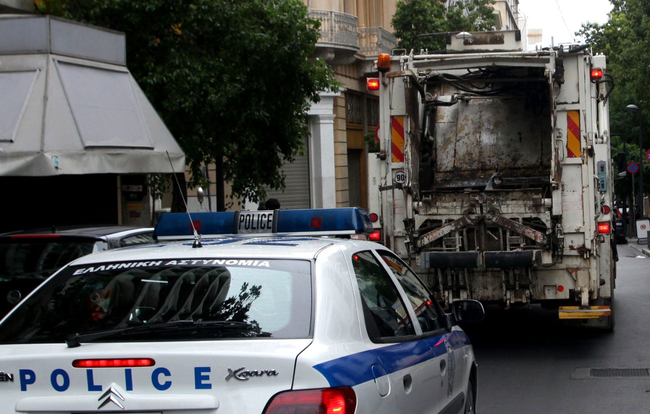 Επίθεση σε εργαζόμενους απορριμματοφόρου στον Ασπρόπυργο: Στο νοσοκομείο ο οδηγός