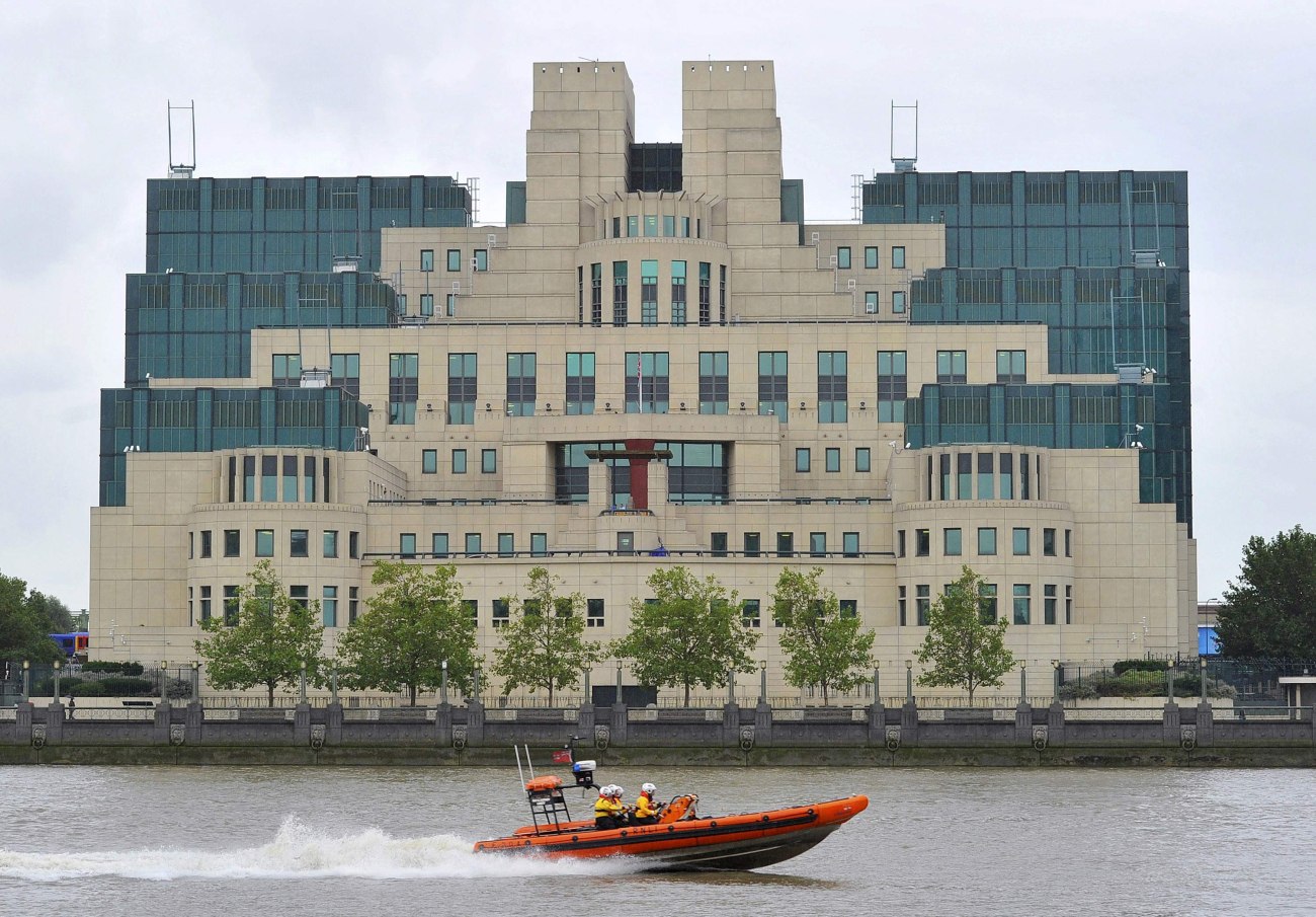 Τέλος εποχής για τη MI6; Οι πράκτορες ανήκουν στο παρελθόν;