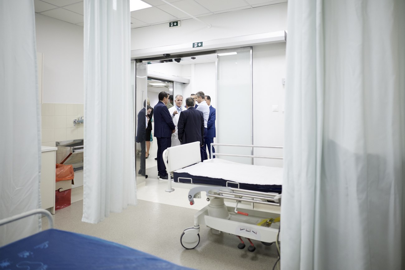 Επίσκεψη Μητσοτάκη στο Ιπποκράτειο Νοσοκομείο Αθηνών με τον Γεωργιάδη