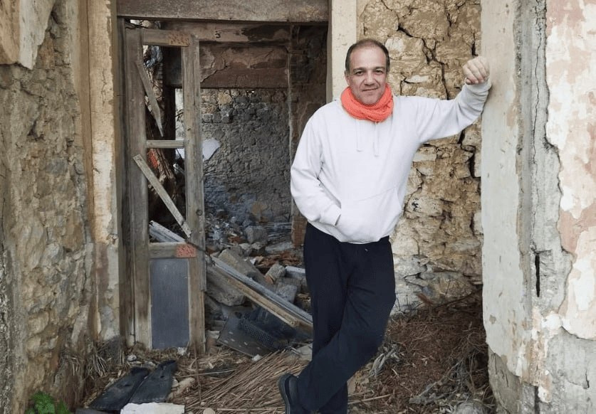 Φώτης Σπύρος: Η μάχη με τον καρκίνο, η σεξουαλικότητα και ο αγώνας κατά του αλκοολισμού