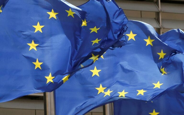 Πώς αντιδρά η ΕΕ στις απειλές του Τραμπ για ψηφιακούς δασμούς