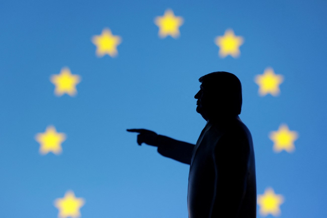 Η Ευρωπαϊκή Επιτροπή αντεπίθεσε στις απειλές του Τραμπ για τους κανονισμούς του διαδικτύου
