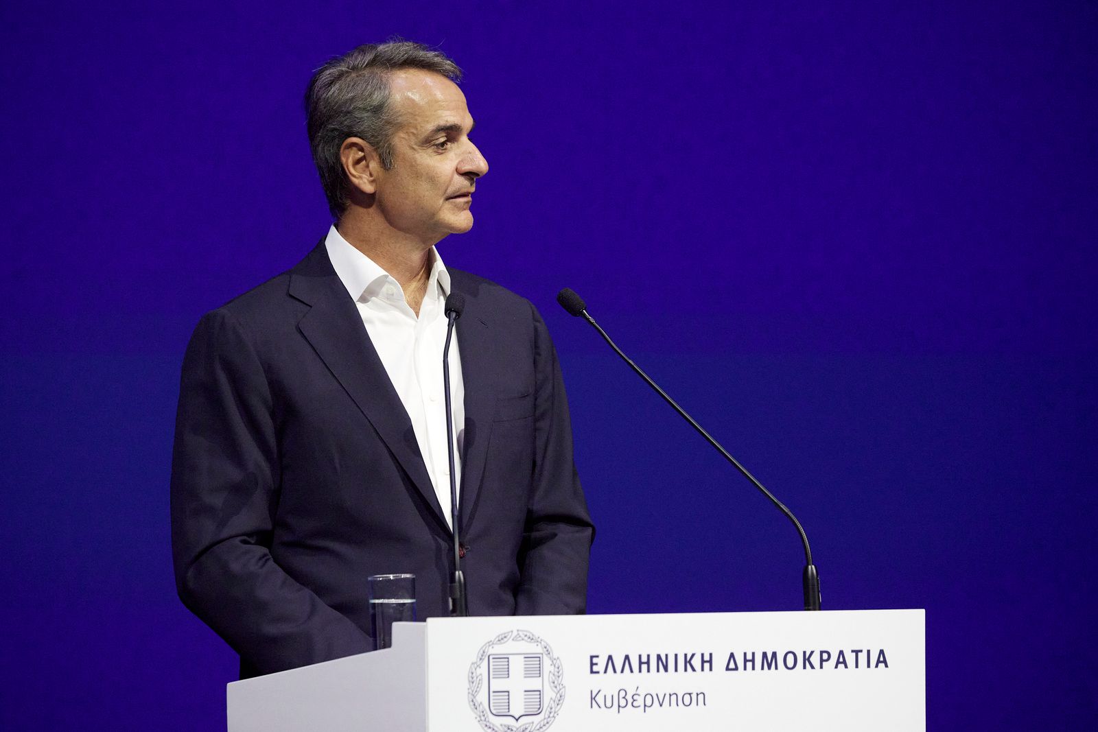 Μητσοτάκης: Εγώ ή χάος – το παράδειγμα της γαλλικής κρίσης