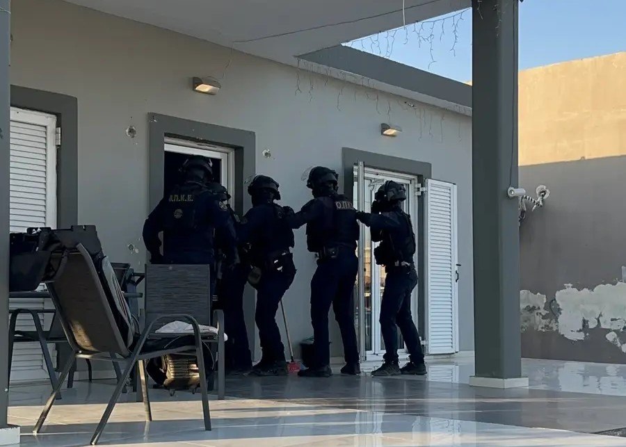 Αστυνομική επιχείρηση στον Ασπρόπυργο με 12 συλλήψεις