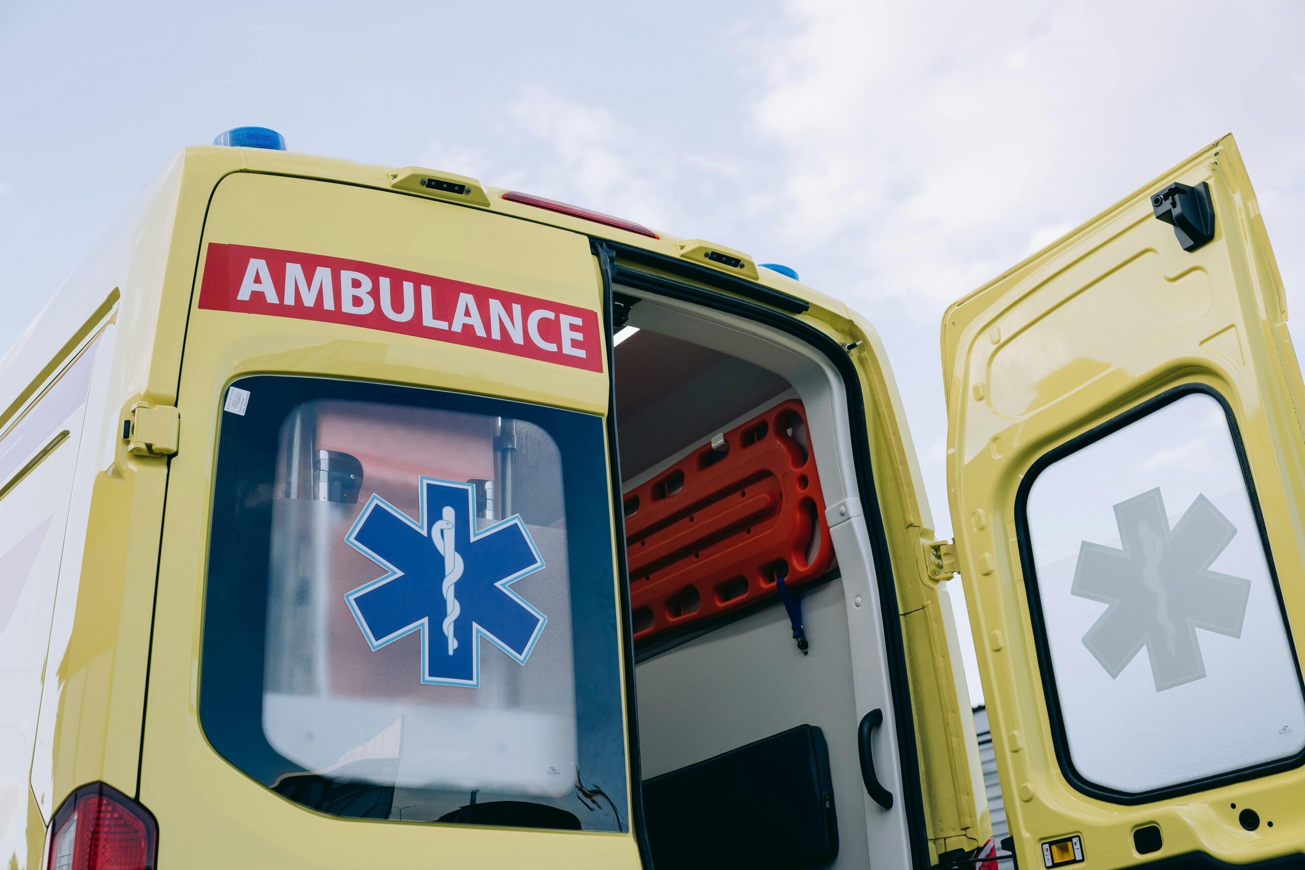 Θεσσαλονίκη: Σοβαρό τροχαίο με εγκατάλειψη στα Μουδανιά – Μία γυναίκα τραυματίστηκε