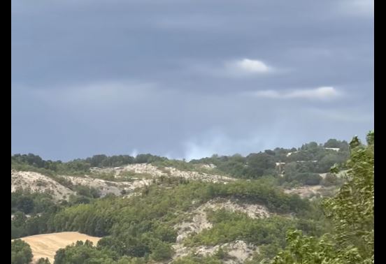 Καταιγίδα με κεραυνούς προκαλεί φωτιές στα Γρεβενά – Ενεργοποίηση του 112 στο Σύνδεδρο