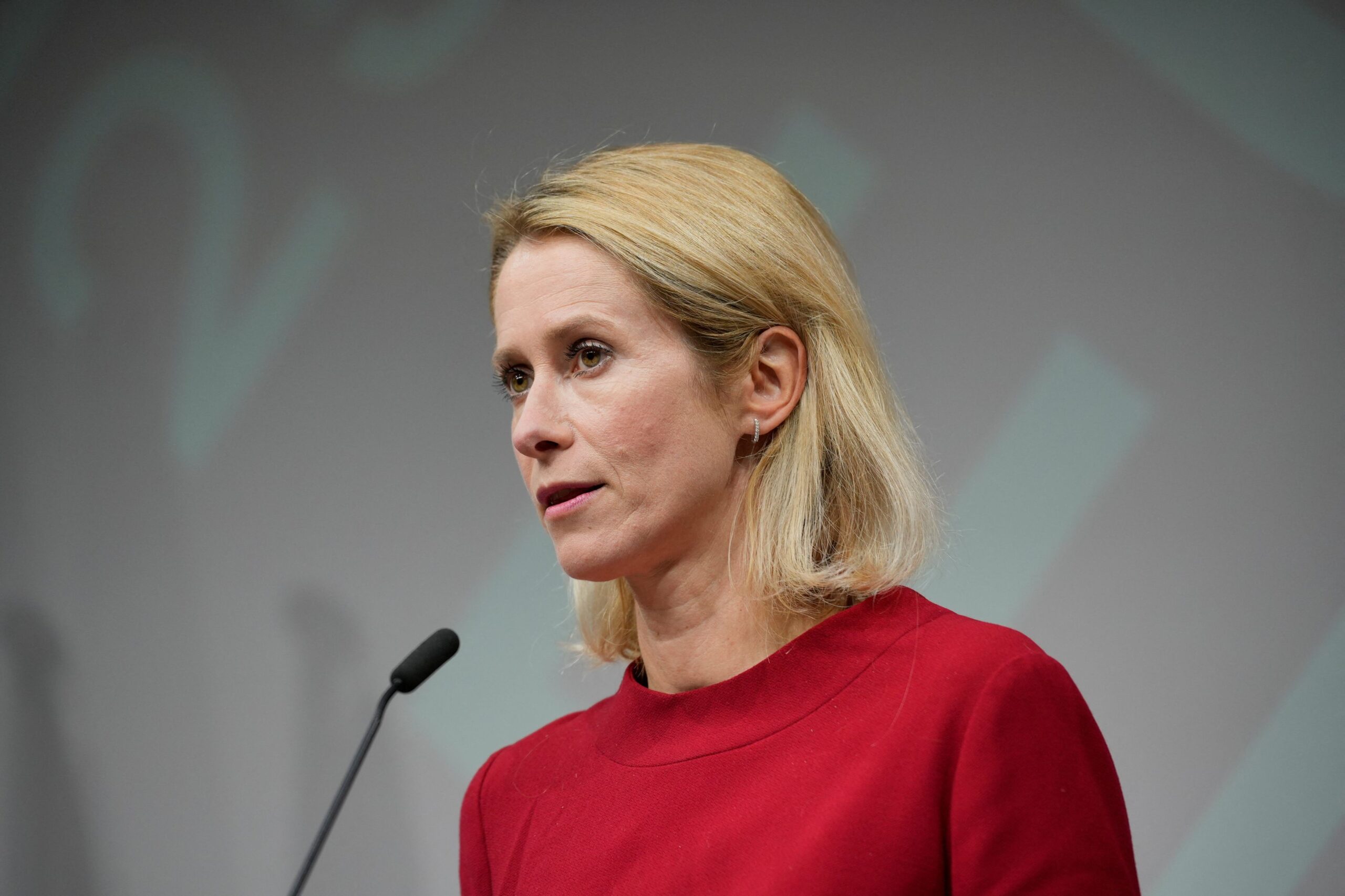 Κάλας: Η ΕΕ θα κρατήσει τα δεσμευμένα περιουσιακά στοιχεία της Ρωσίας έως ότου καταβληθούν αποζημιώσεις στην Ουκρανία