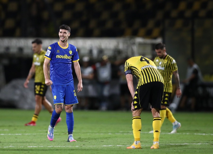 Άρης – Παναιτωλικός 0-2: Εντυπωσιακή νίκη για τους φιλοξενούμενους, σκοτεινή βραδιά για τους γηπεδούχους