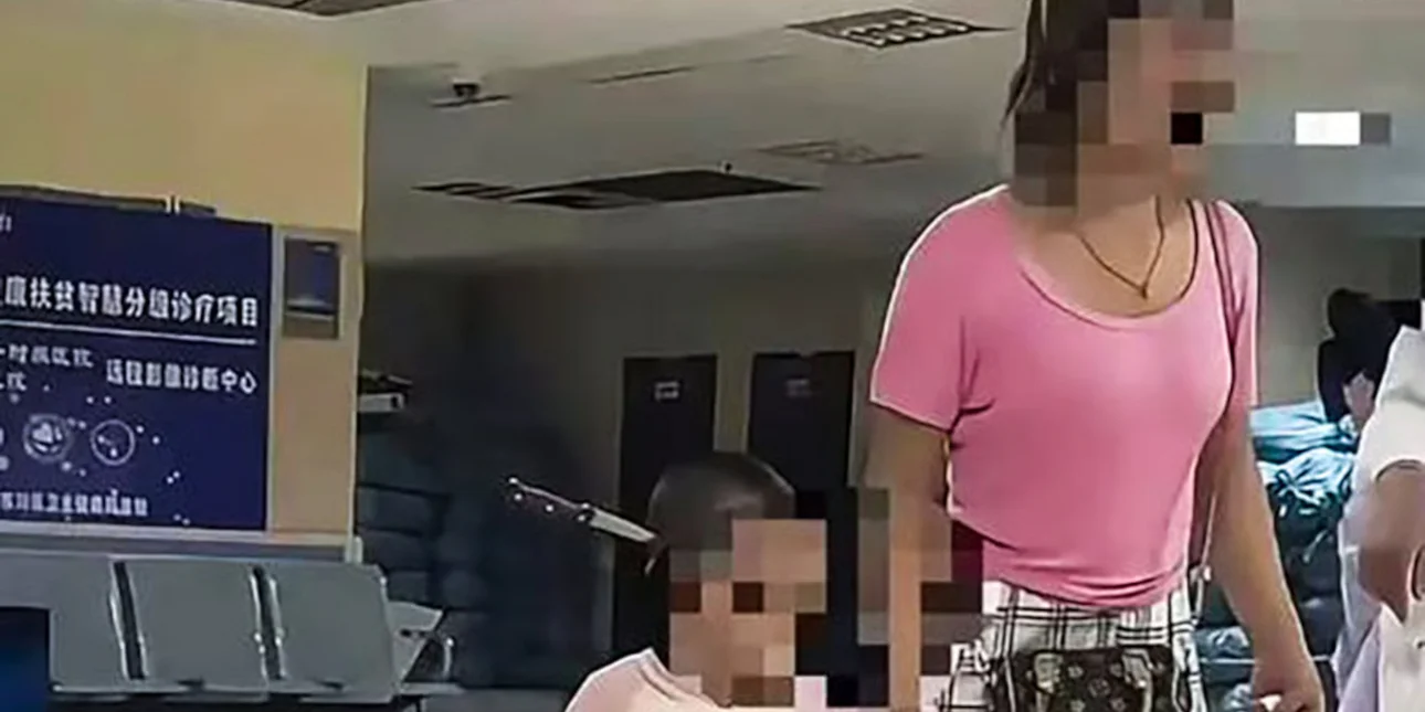Κίνα: 3χρονη περπατά σε νοσοκομείο με μαχαίρι καρφωμένο στο κεφάλι – Βίντεο-σοκ