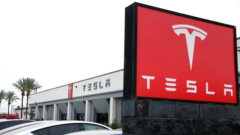 Διακανονισμός της Tesla για θανάτους σε συγκρούσεις με αυτόνομα οχήματα