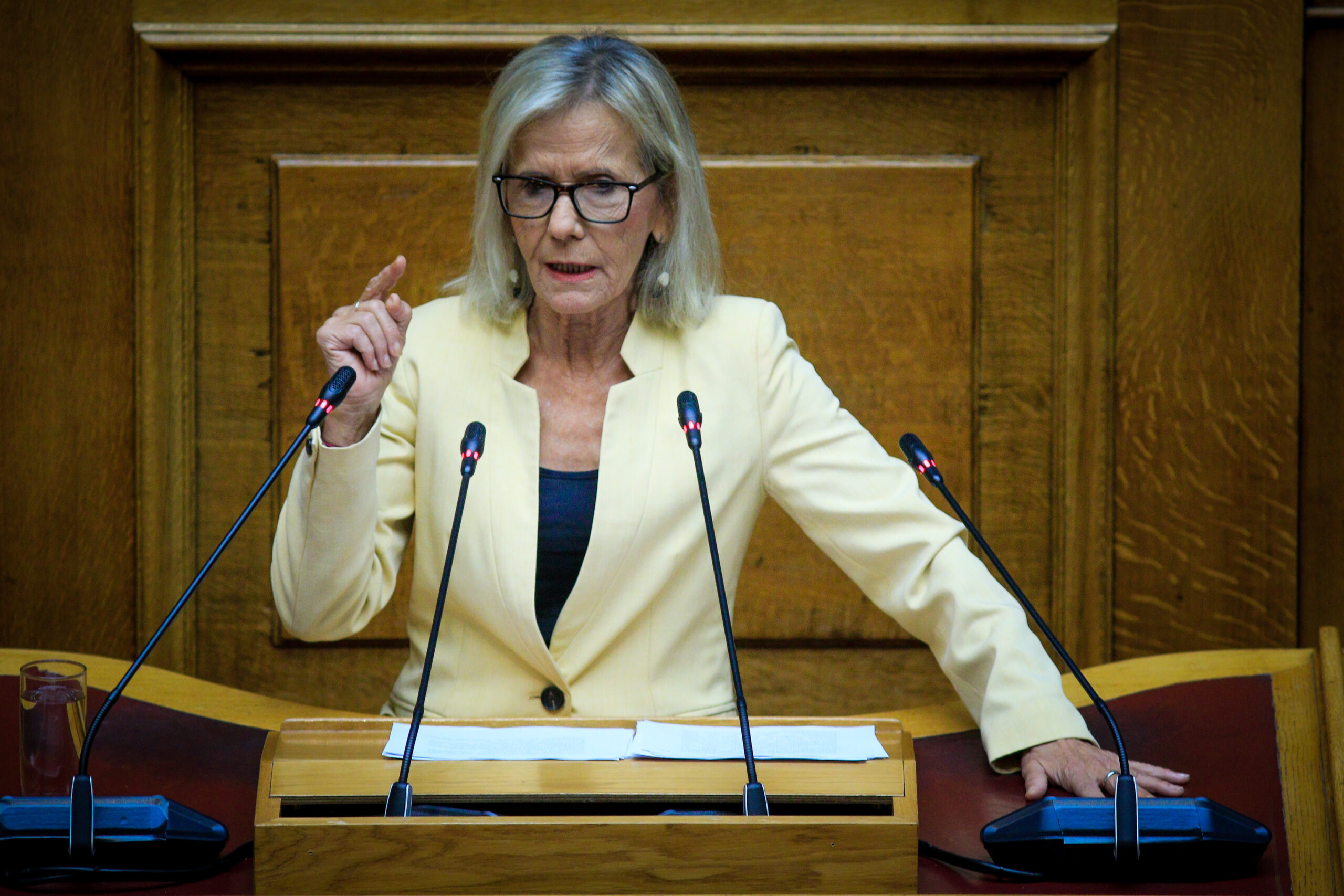 Γιώτα Πούλου στην POLITIC: «Η κυβέρνηση Μητσοτάκη δεν έχει πλέον κανένα λαϊκό έρεισμα»